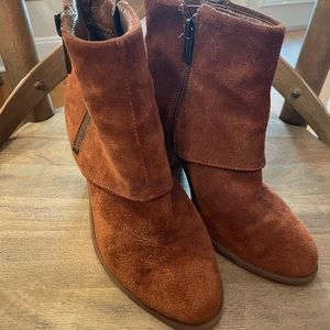 JESSICA SIMPSON Suede Boots